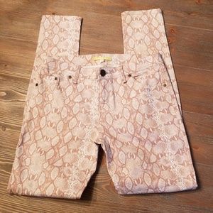 Gianni Bini like new snakeprint skinny pants